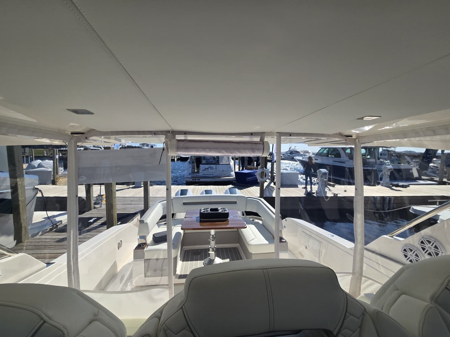 2024 Tiara Yachts 38 LS