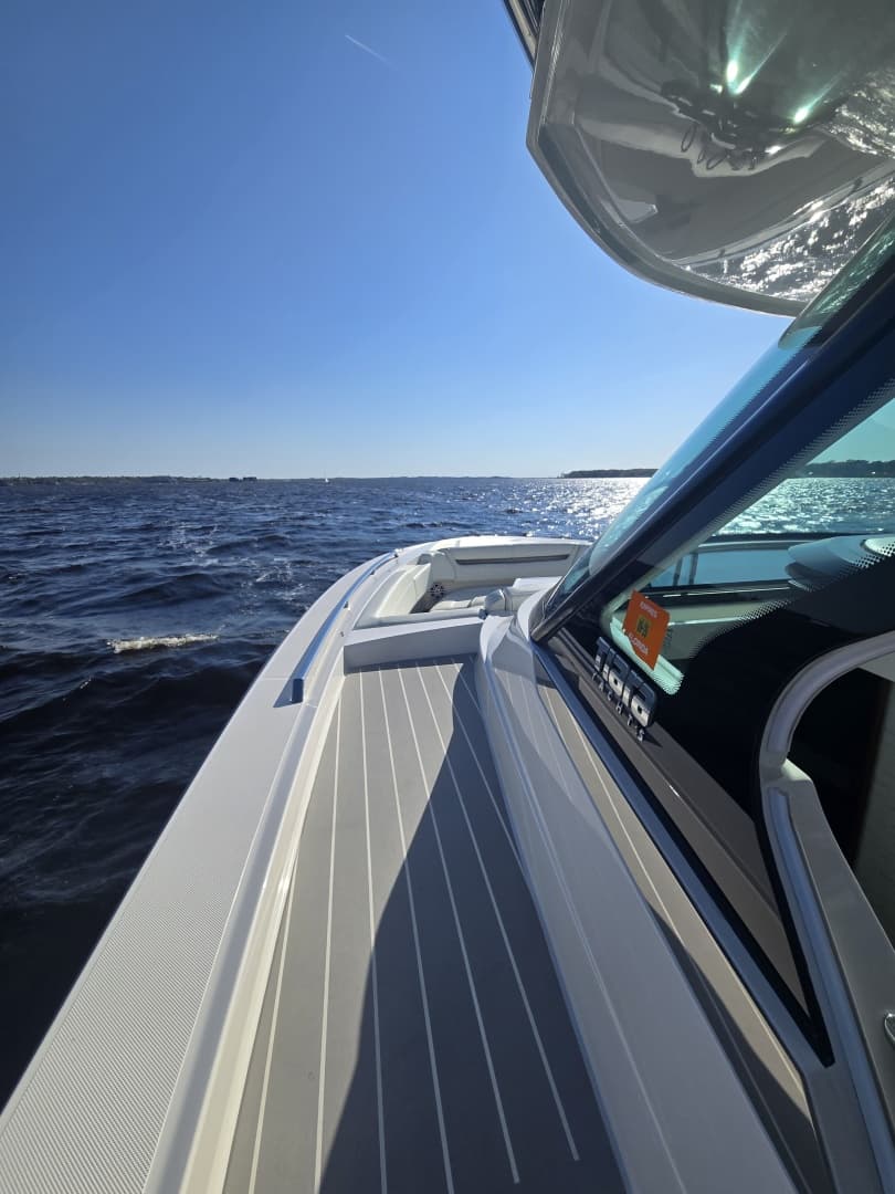 2024 Tiara Yachts 38 LS