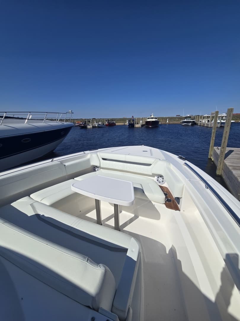 2024 Tiara Yachts 38 LS