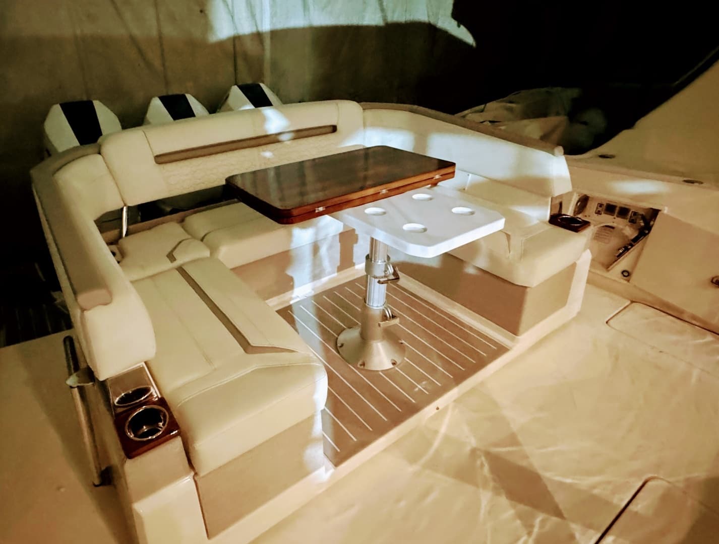 2024 Tiara Yachts 38 LS