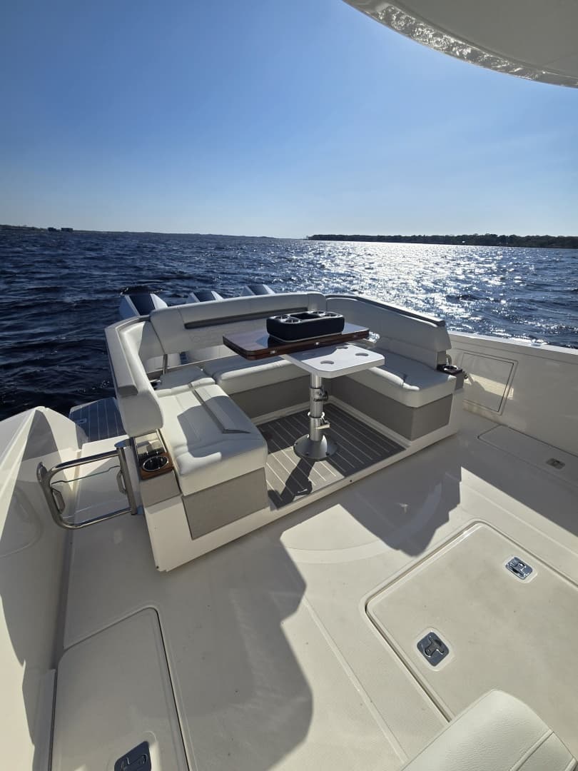 2024 Tiara Yachts 38 LS