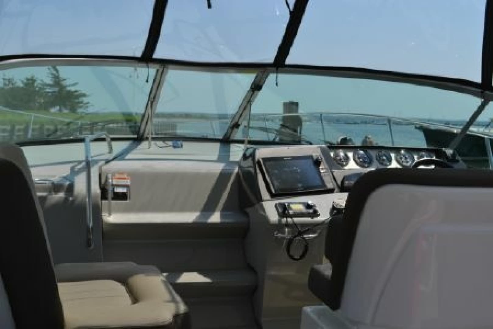 2017 Sea Ray Sundancer 370
