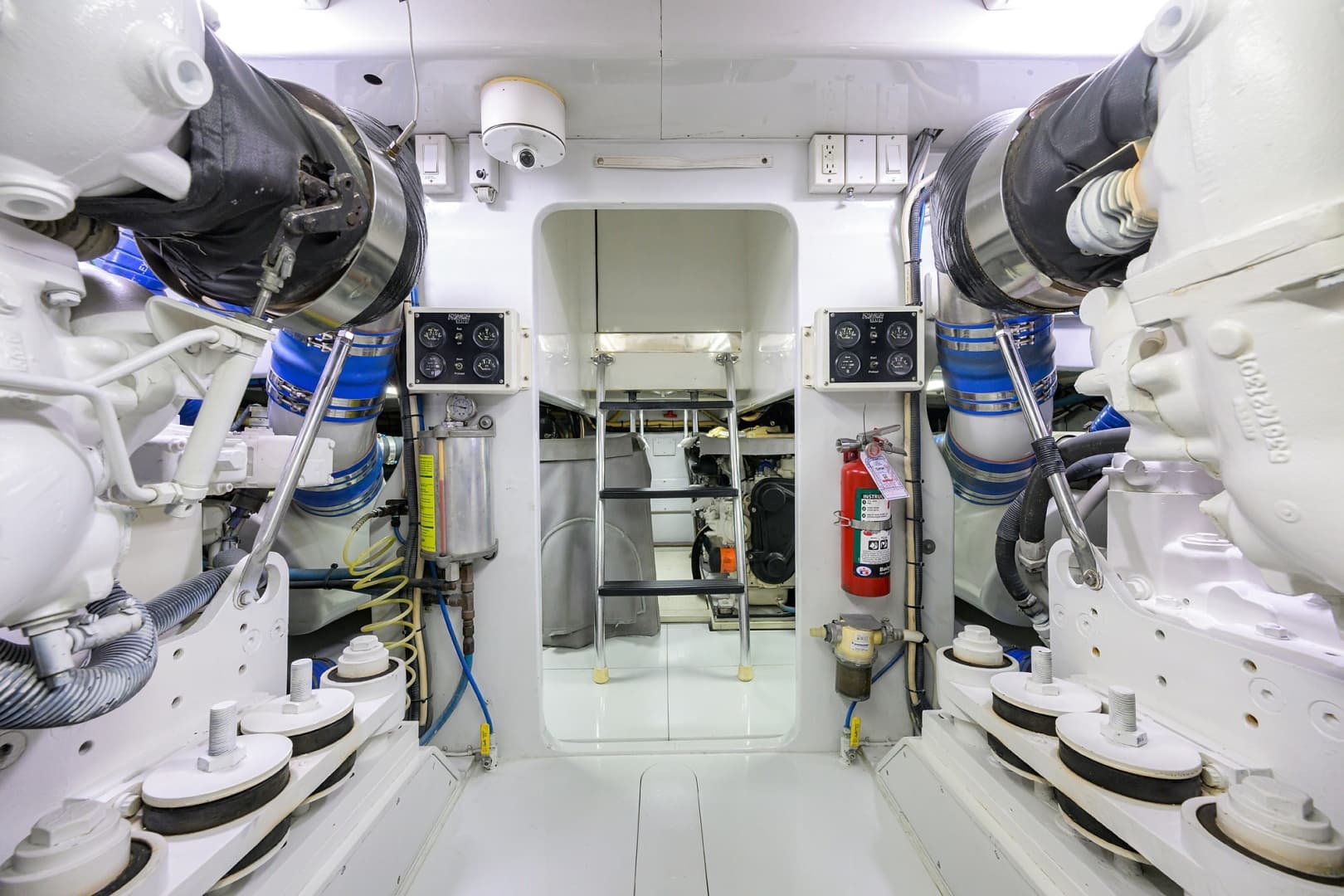 2003 American Custom Yachts 