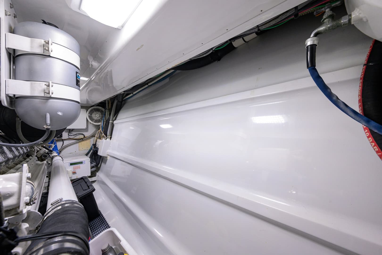 2003 American Custom Yachts 