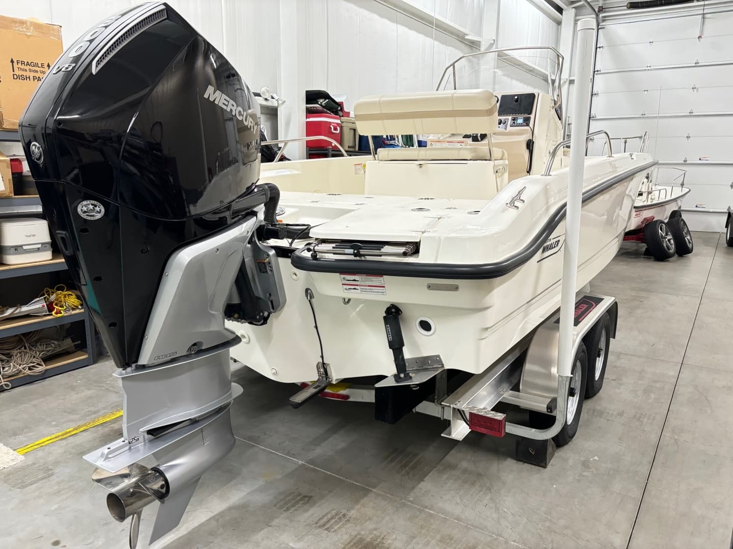 2024 Boston Whaler 250 Dauntless