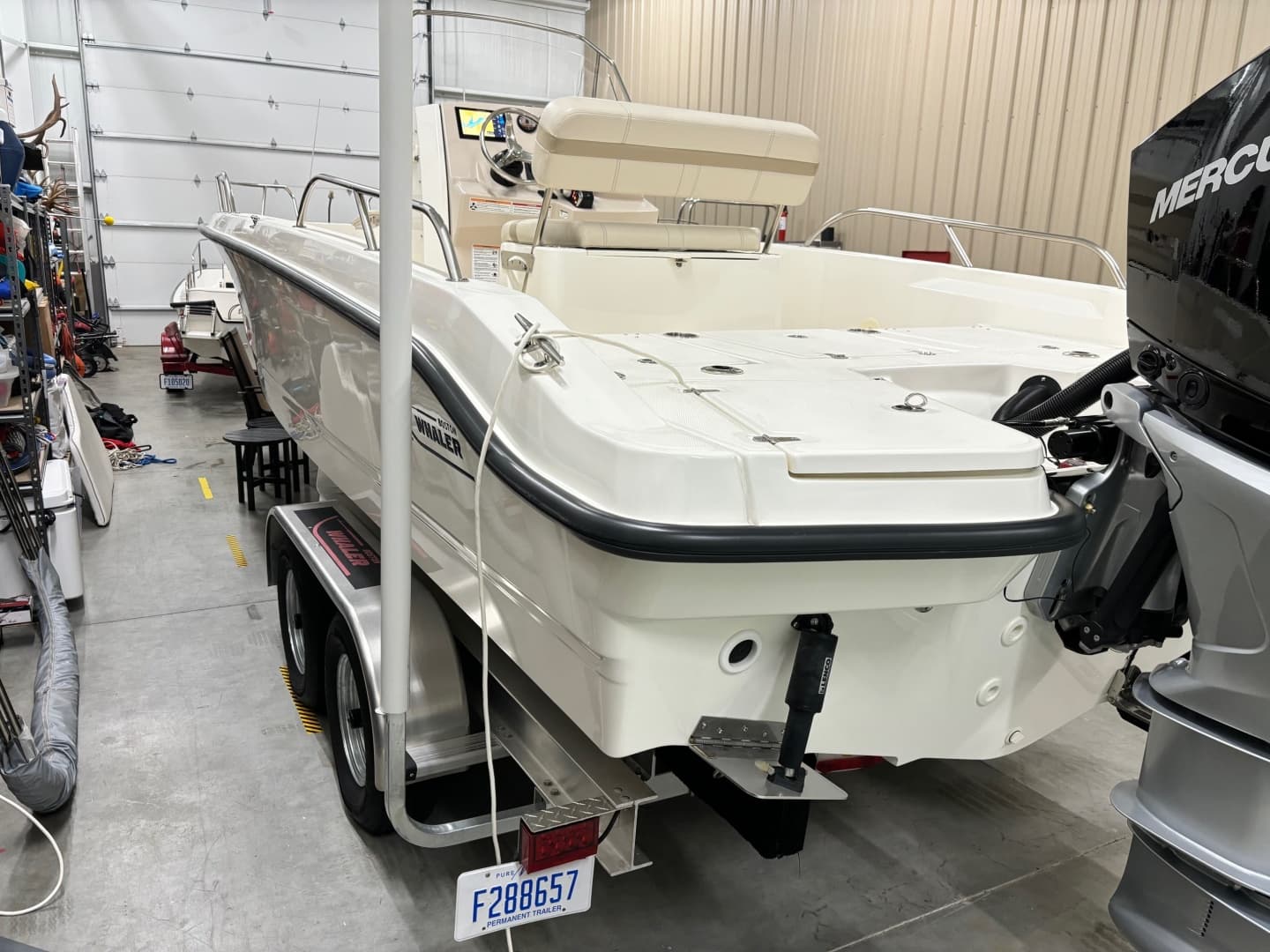 2024 Boston Whaler 250 Dauntless