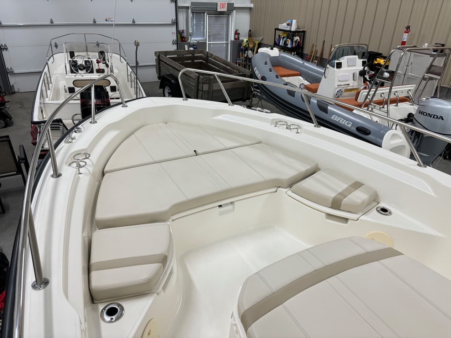 2024 Boston Whaler 250 Dauntless