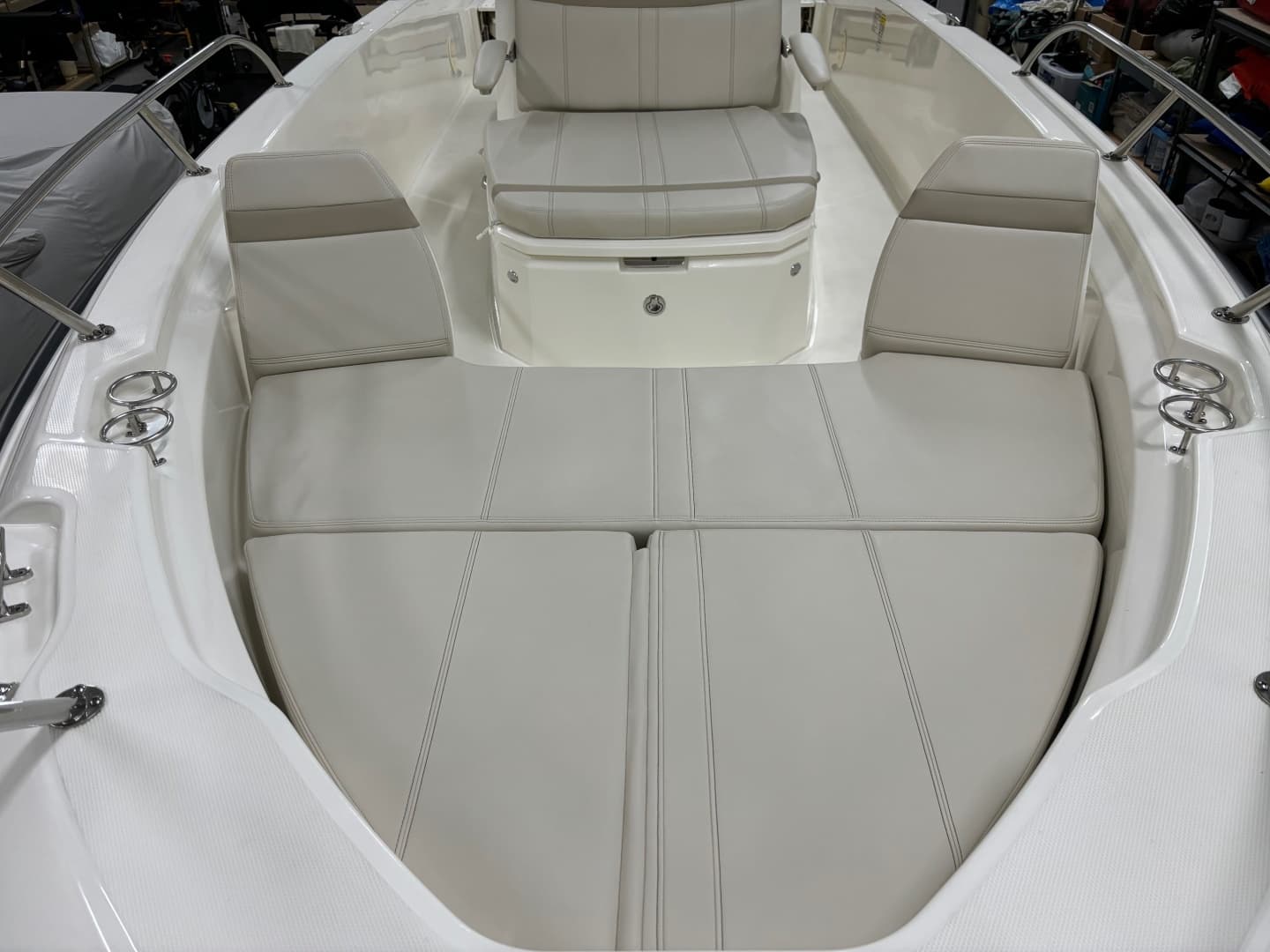 2024 Boston Whaler 250 Dauntless