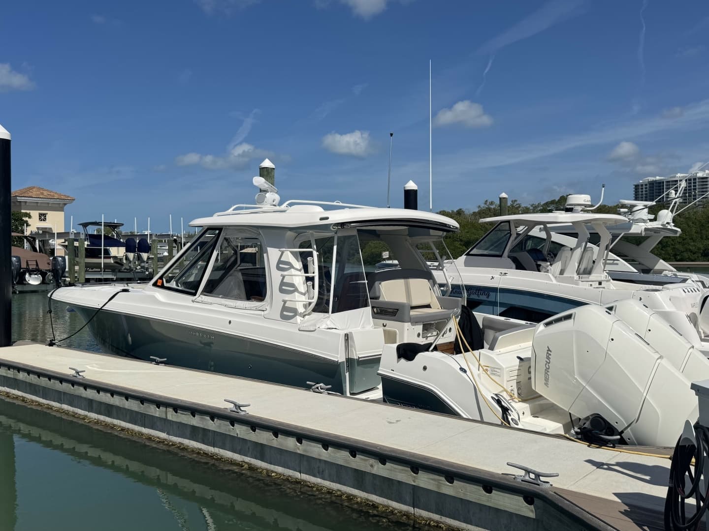 2024 Boston Whaler 380 Realm
