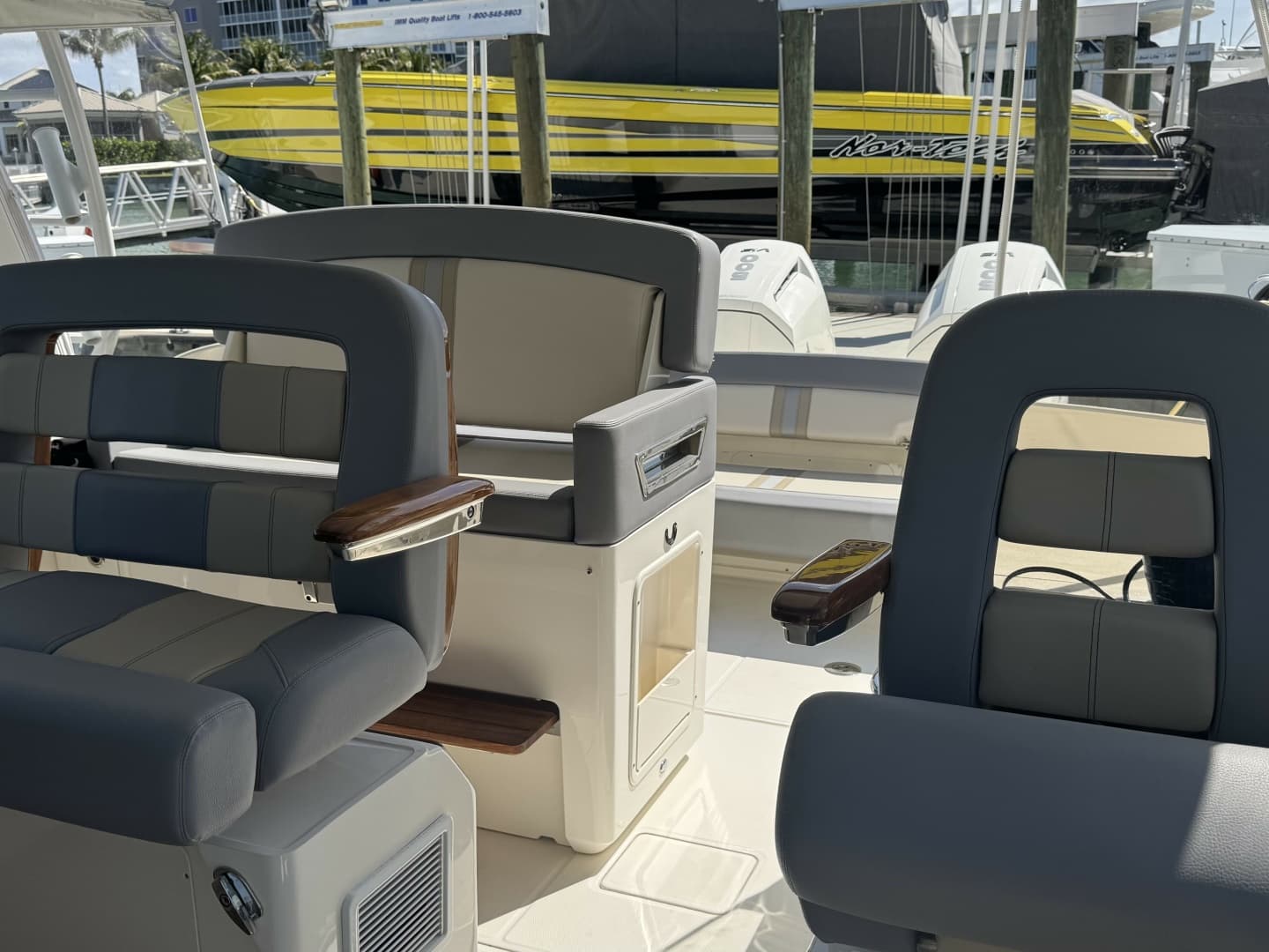 2024 Boston Whaler 380 Realm
