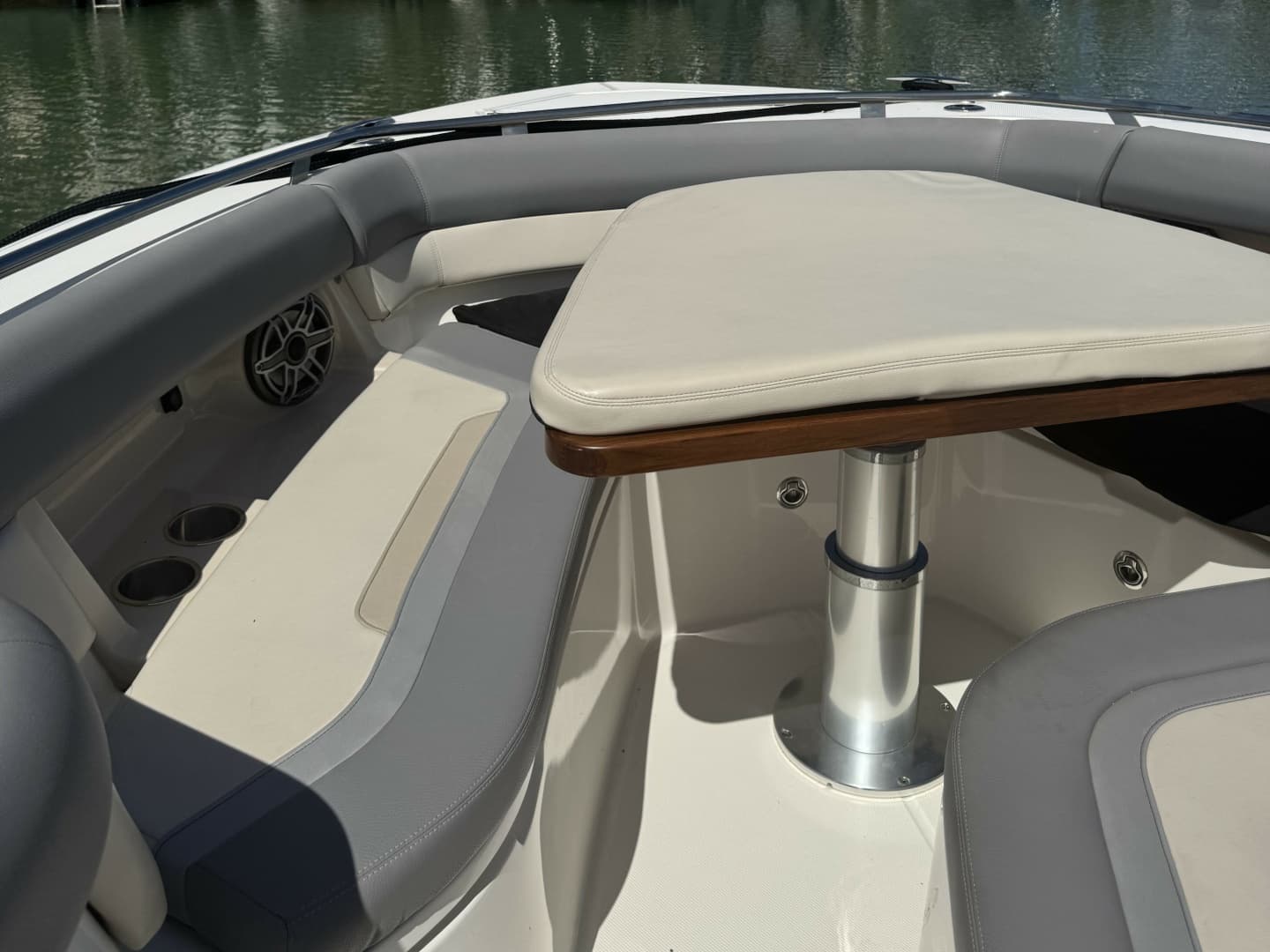 2024 Boston Whaler 380 Realm