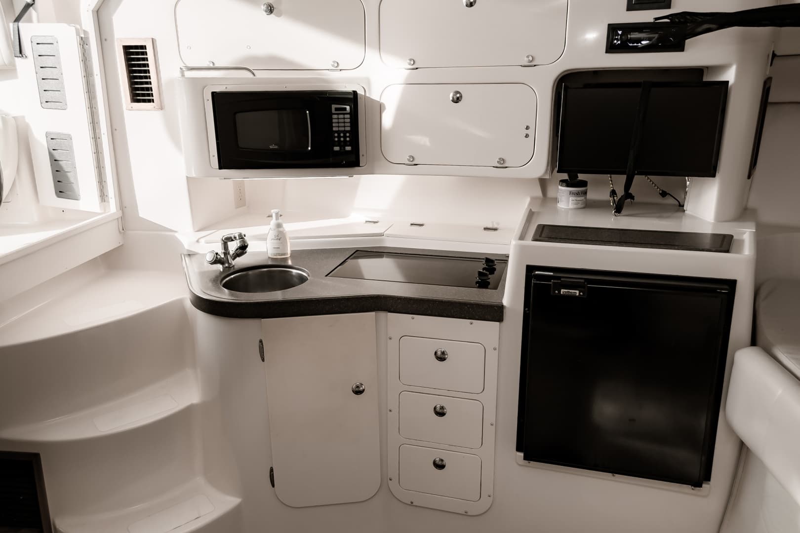 2003 Grady-White 