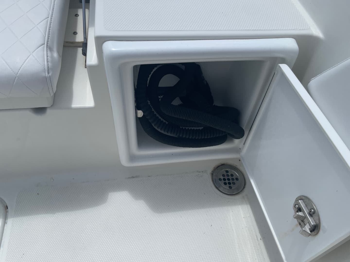 2022 Ranger 2510 Bay