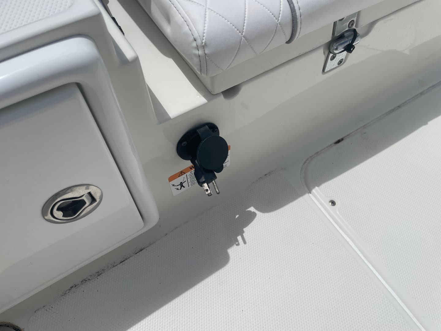 2022 Ranger 2510 Bay