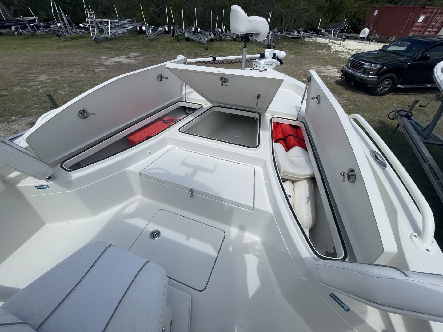 2022 Ranger 2510 Bay