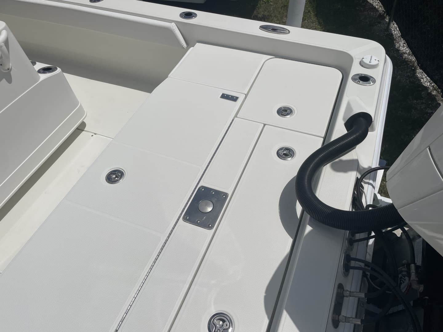 2022 Ranger 2510 Bay