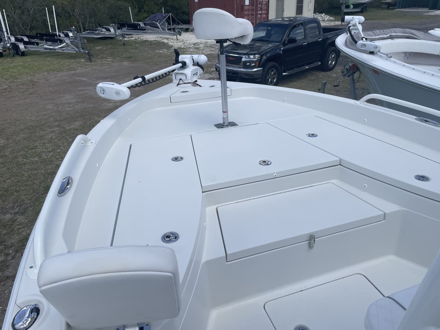 2022 Ranger 2510 Bay