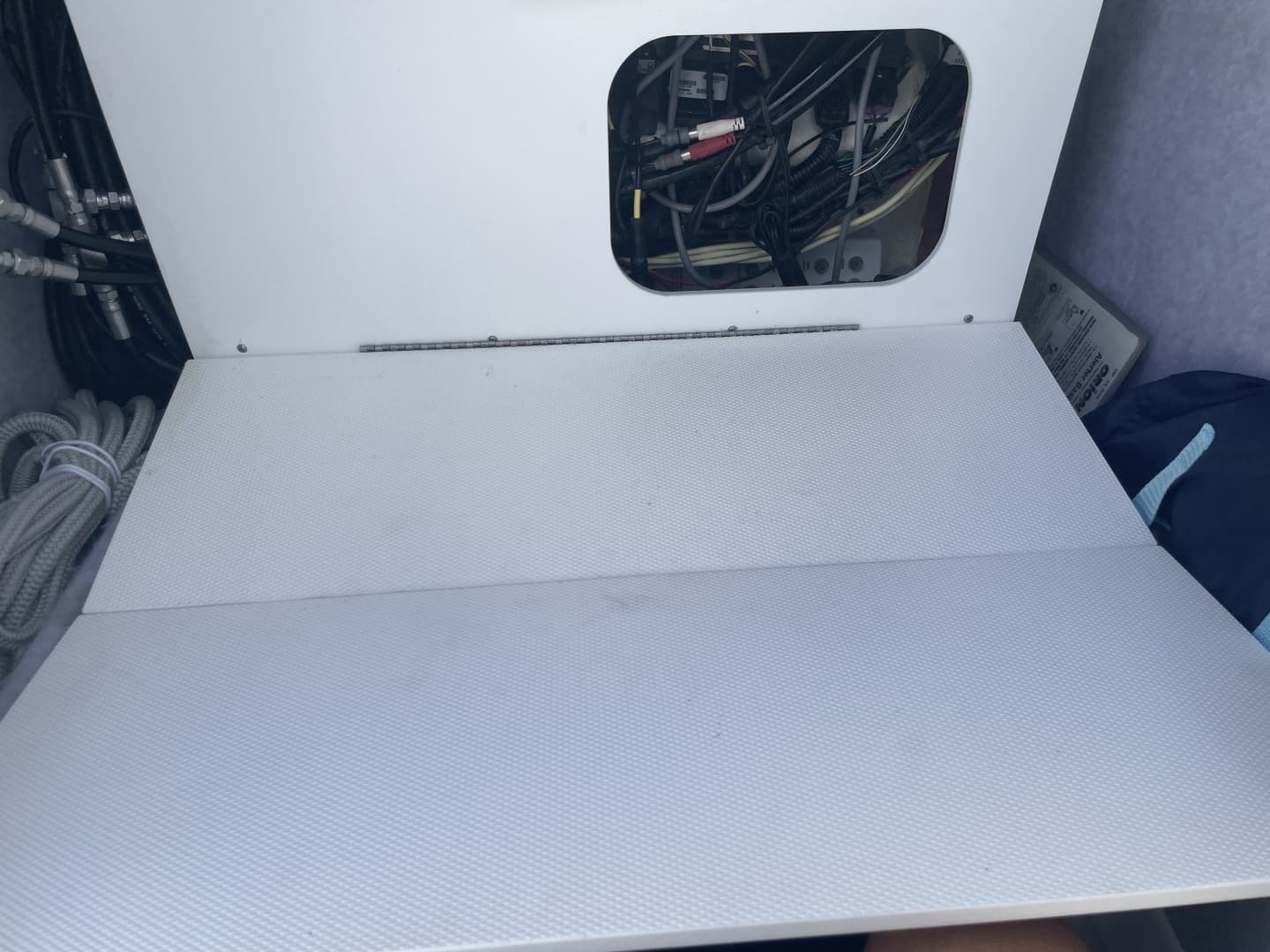 2022 Ranger 2510 Bay