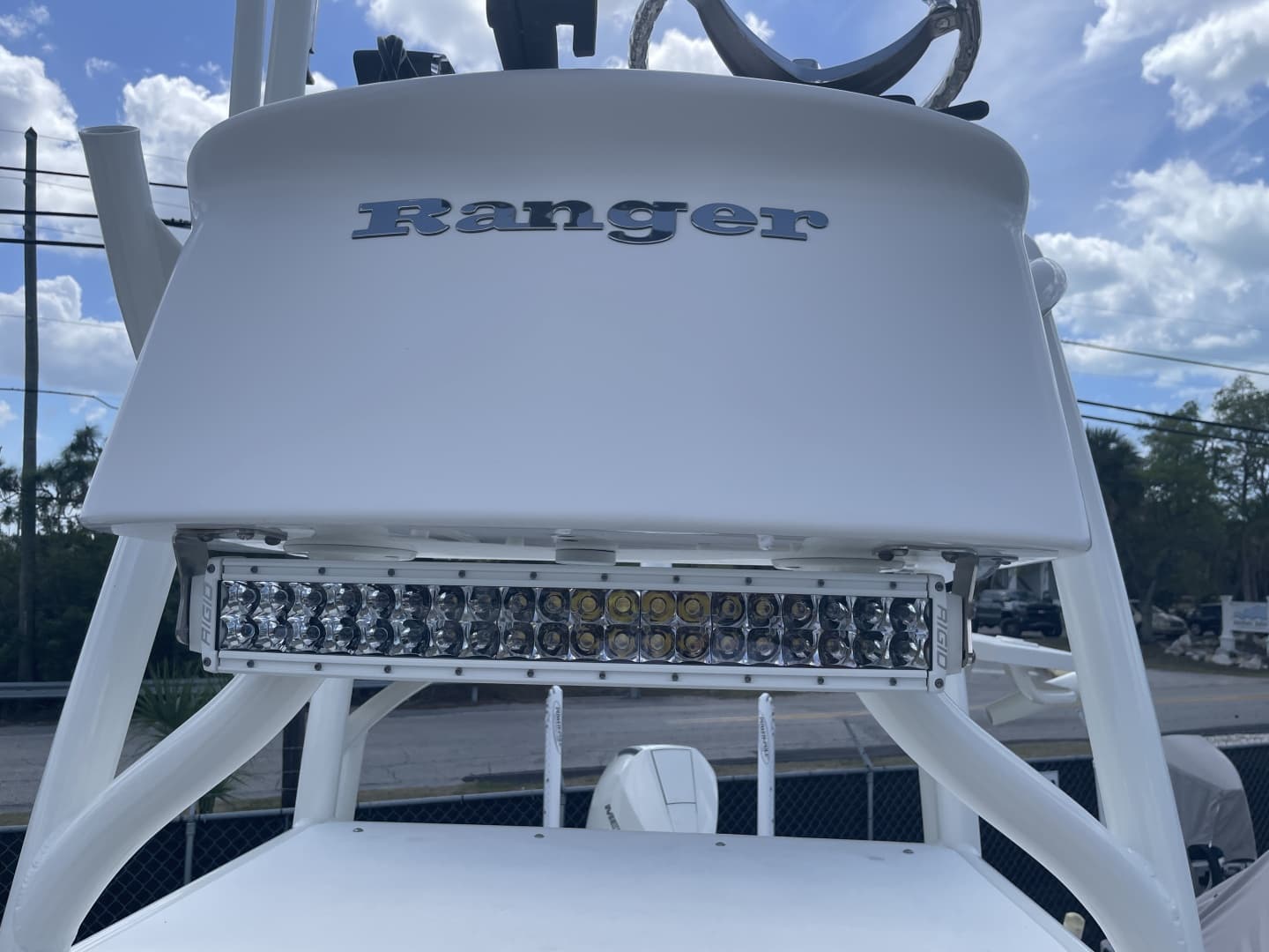 2022 Ranger 2510 Bay