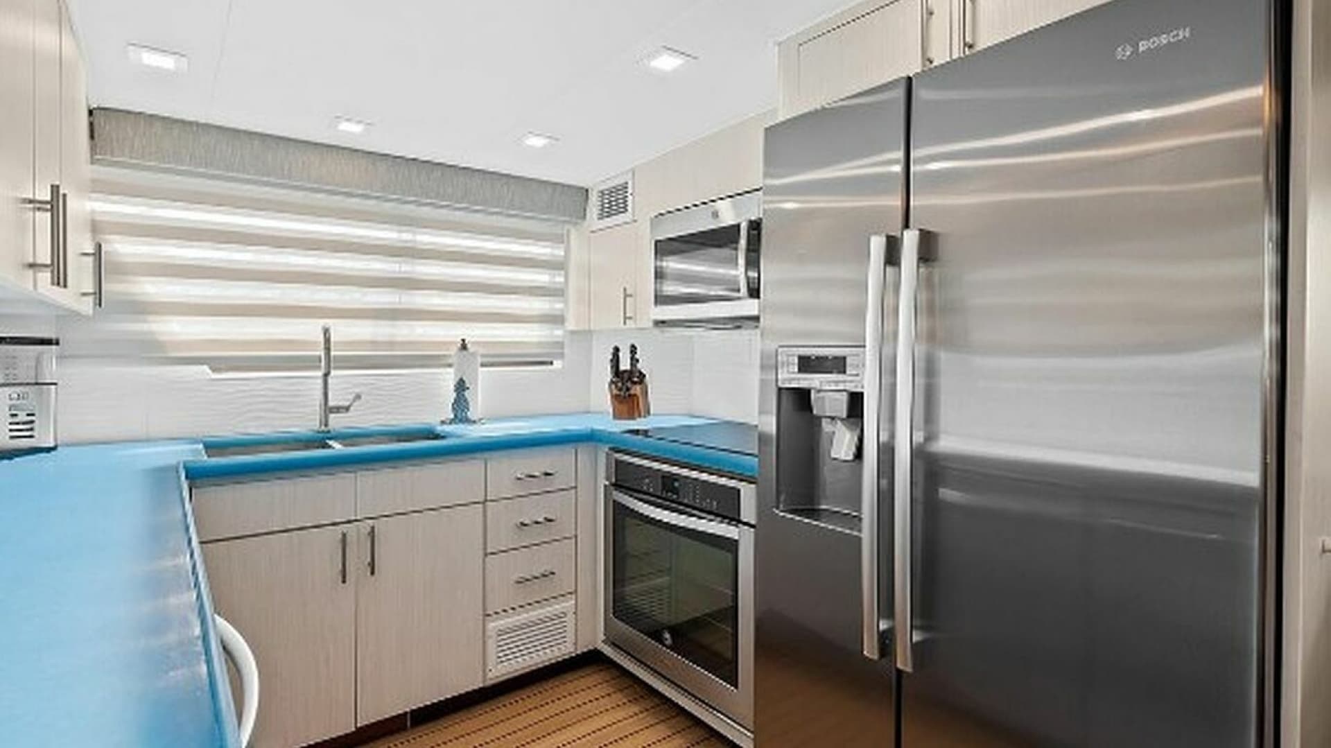 1989 Hatteras Motor Yacht