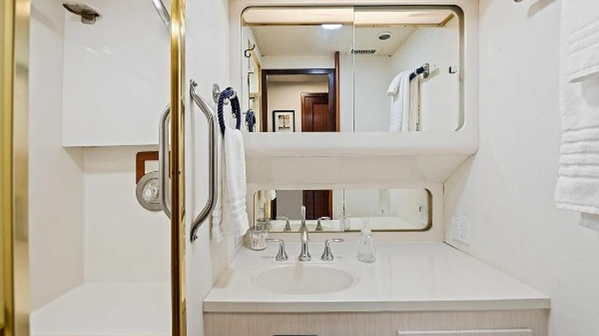 1989 Hatteras Motor Yacht