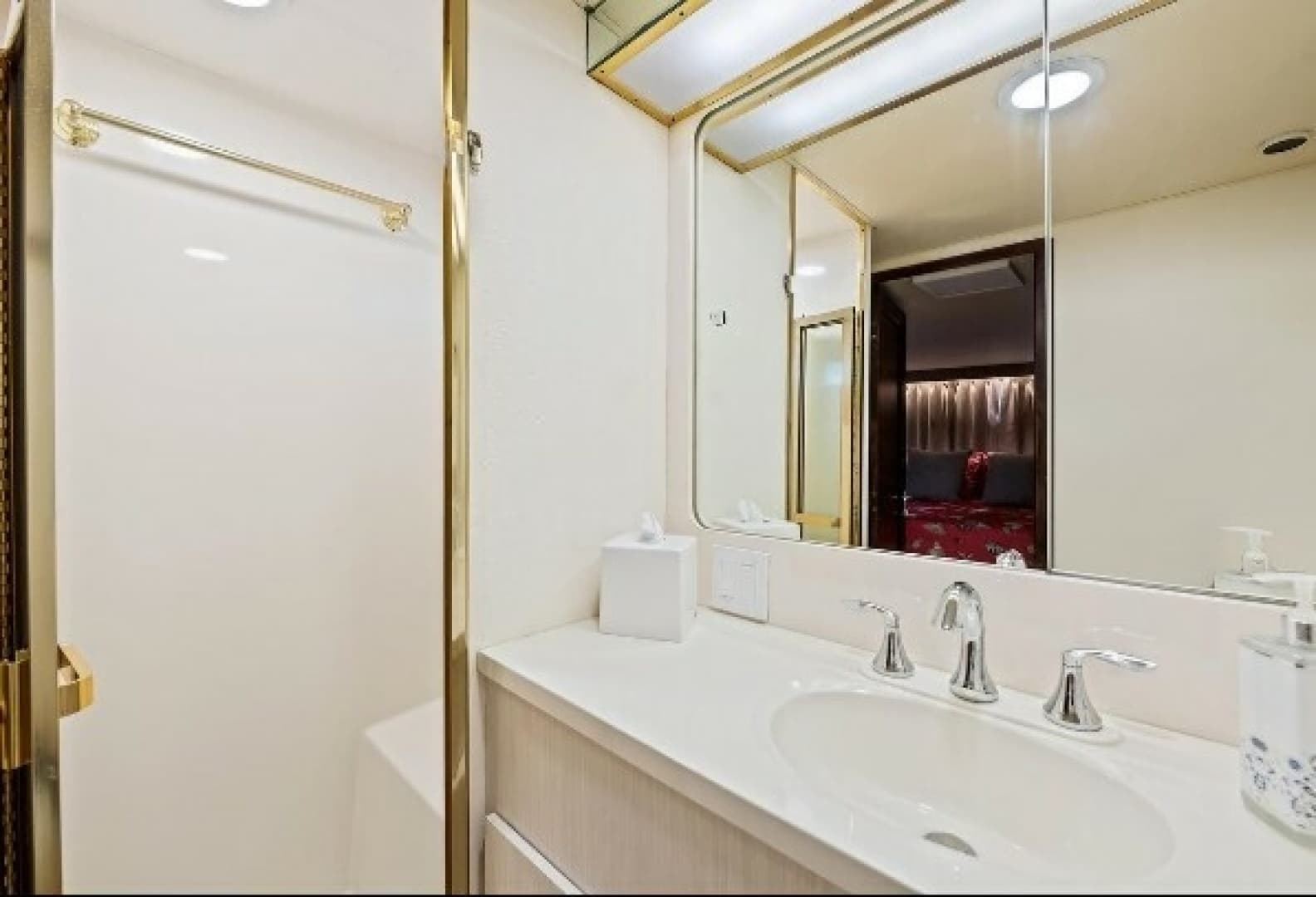 1989 Hatteras Motor Yacht