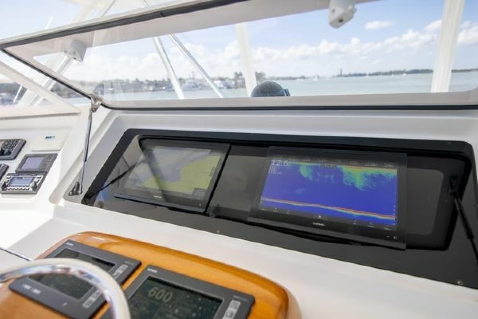 2007 Viking 52 Convertible