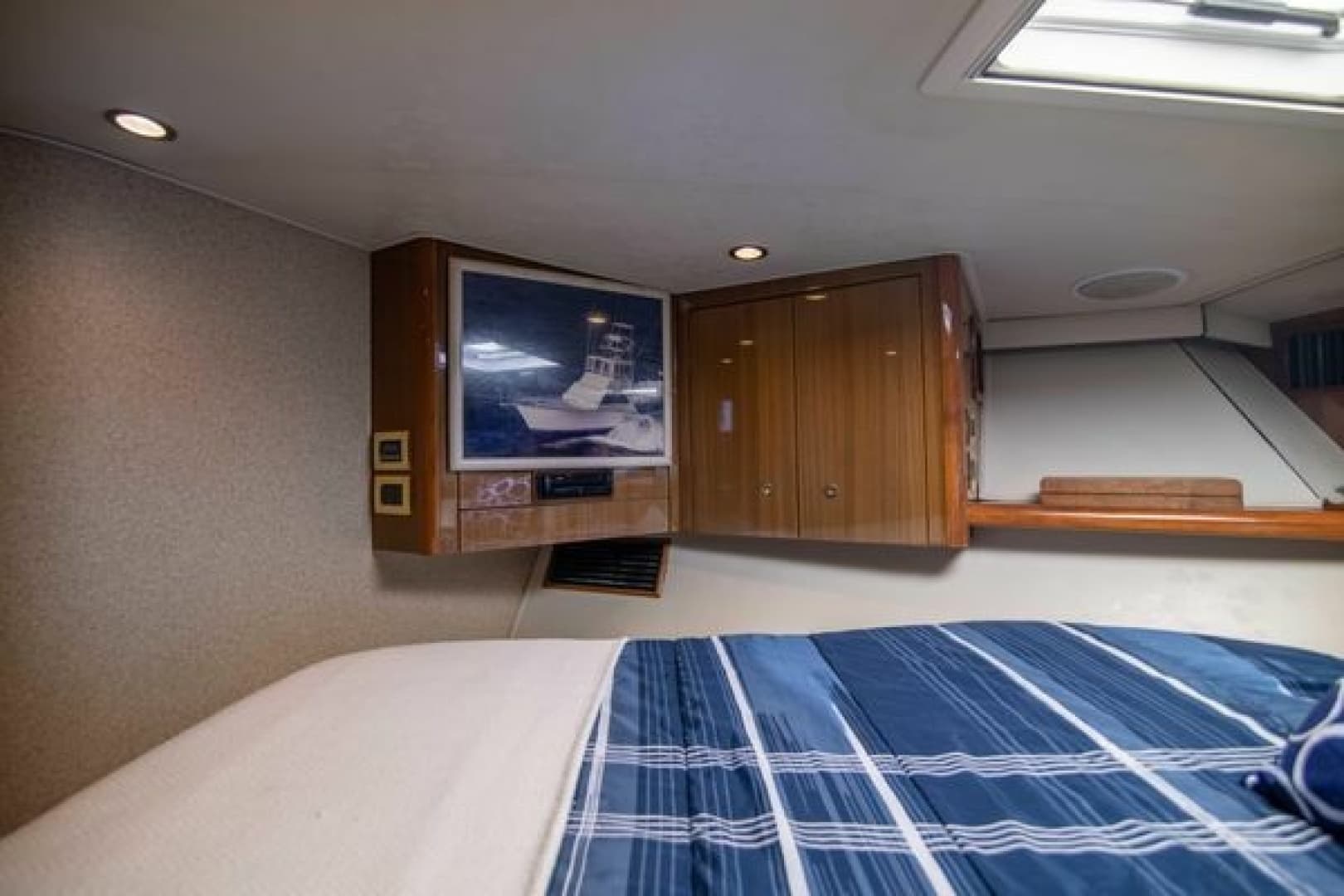 2007 Viking 52 Convertible