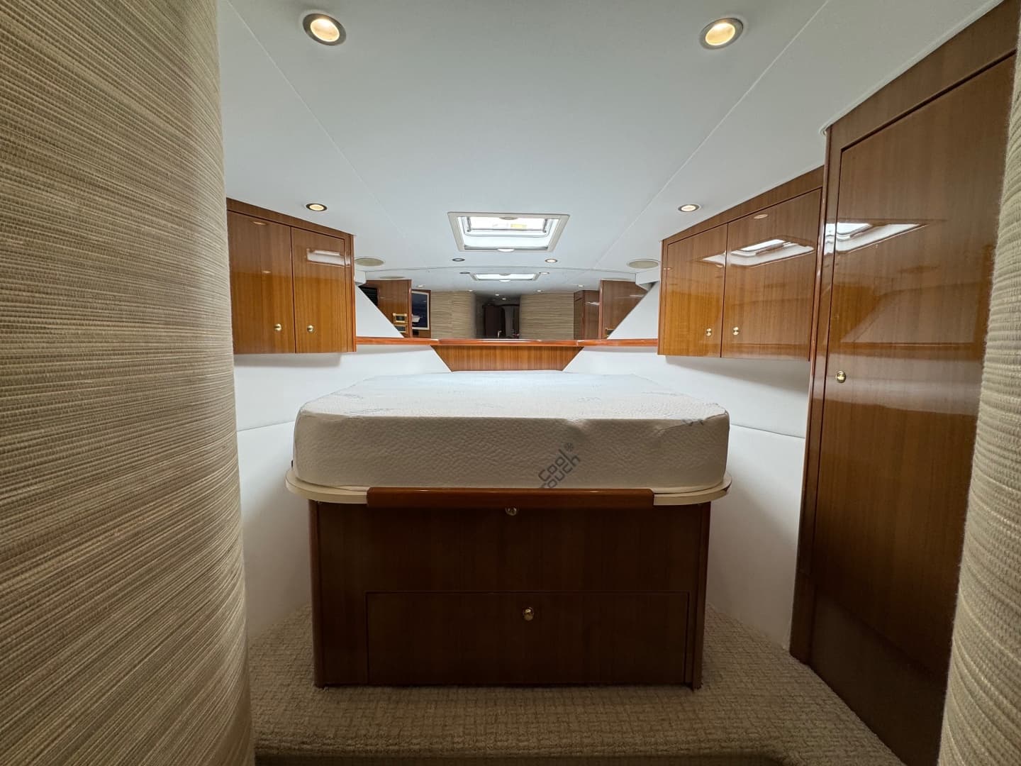 2007 Viking 52 Convertible