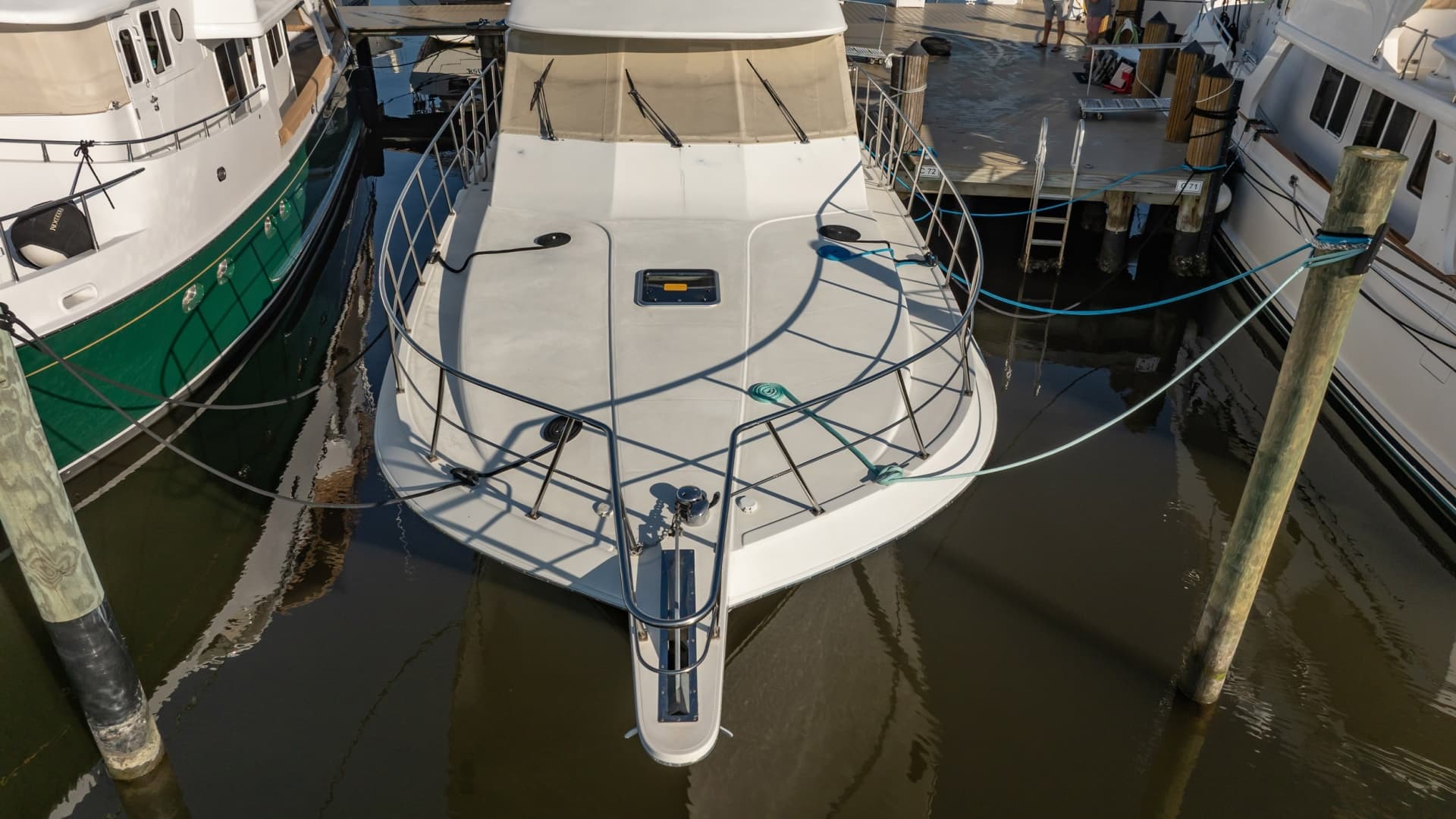2004 Navigator 5700 Rival Pilothouse