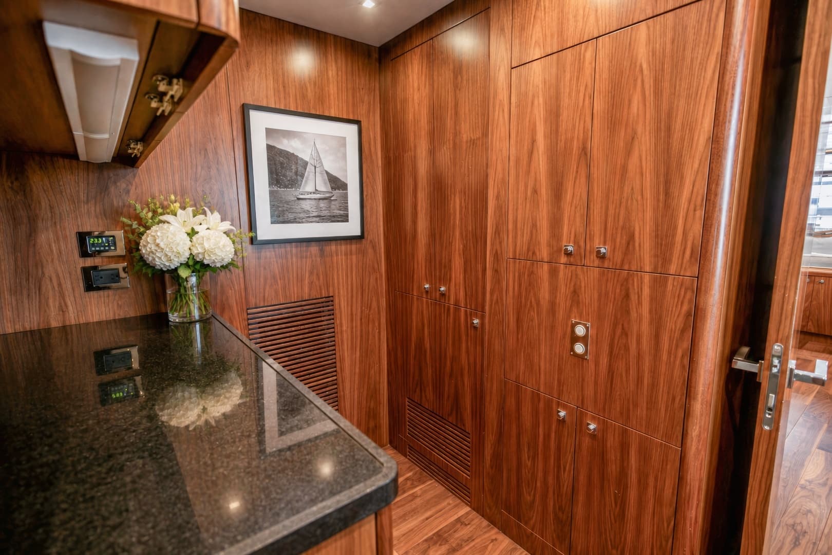 2014 Sunseeker 131