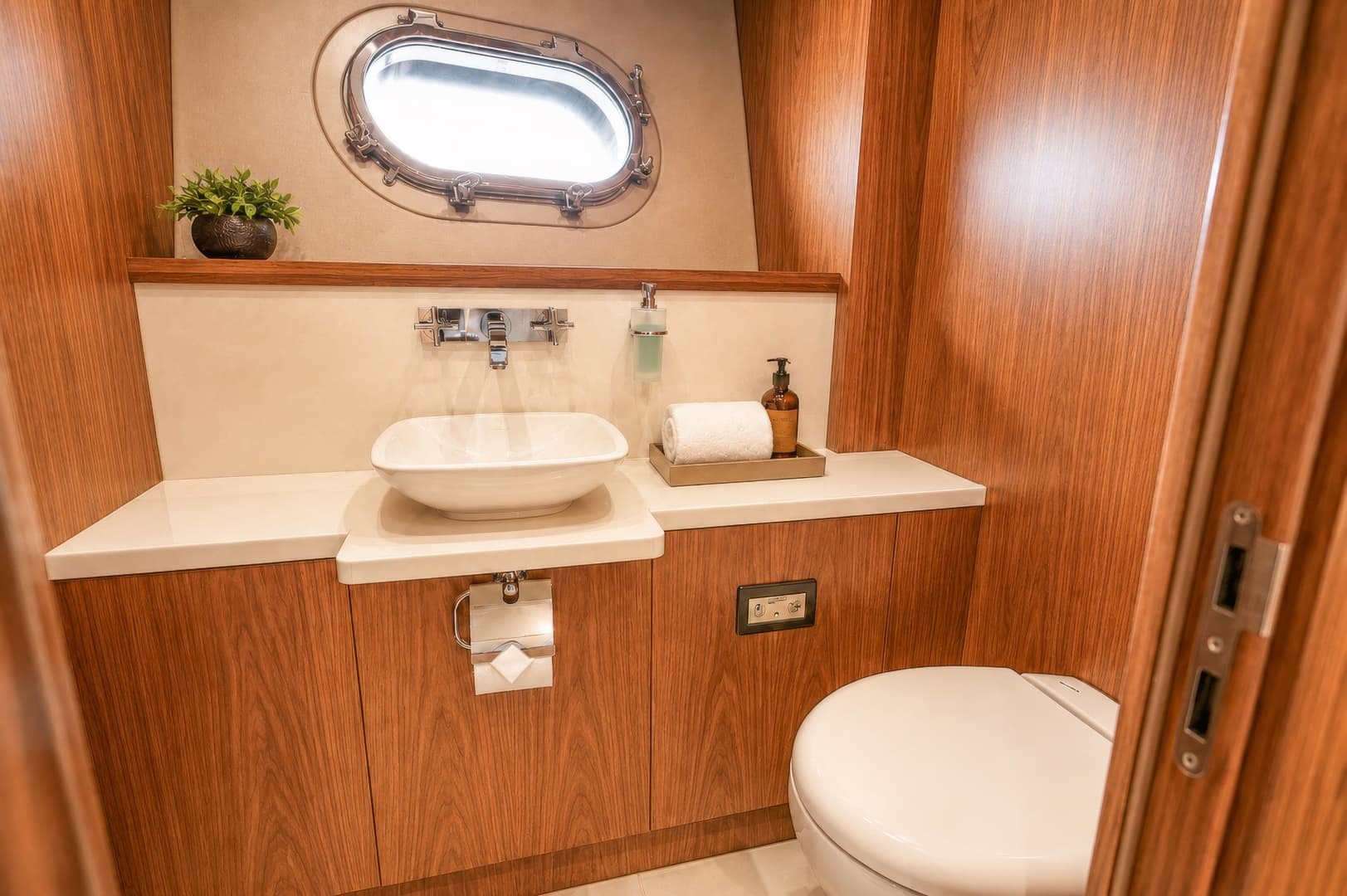 2014 Sunseeker 131