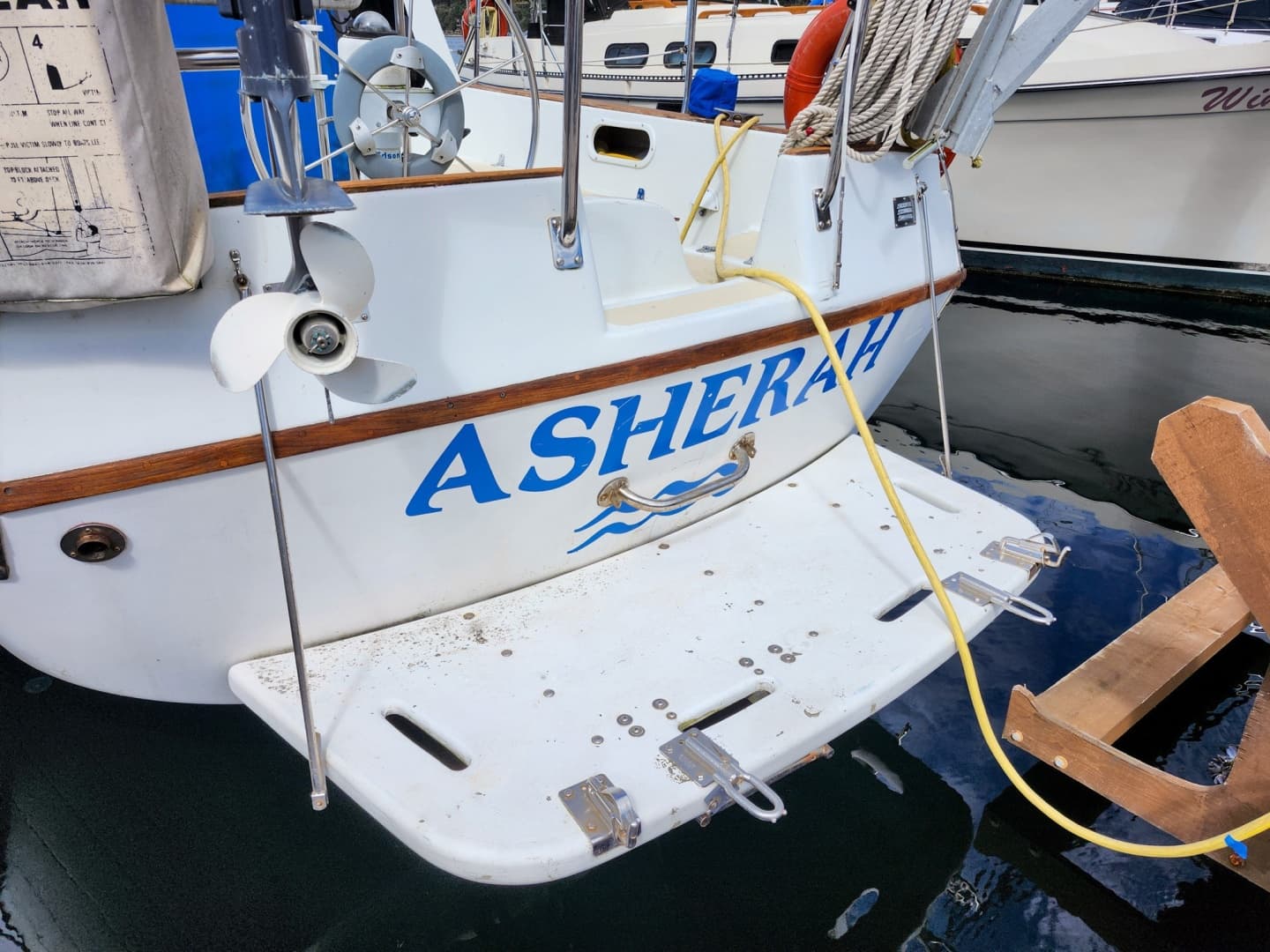 1988 Gulf Pilothouse 32