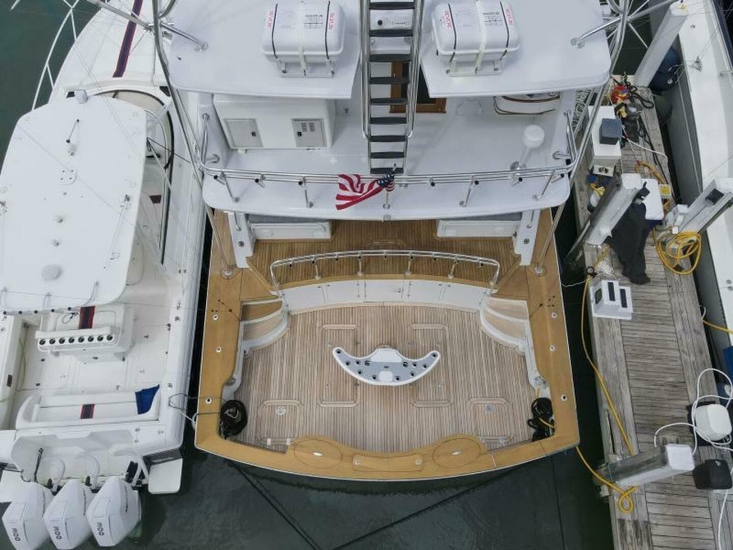 2005 Sea Force IX Enclosed Flybridge