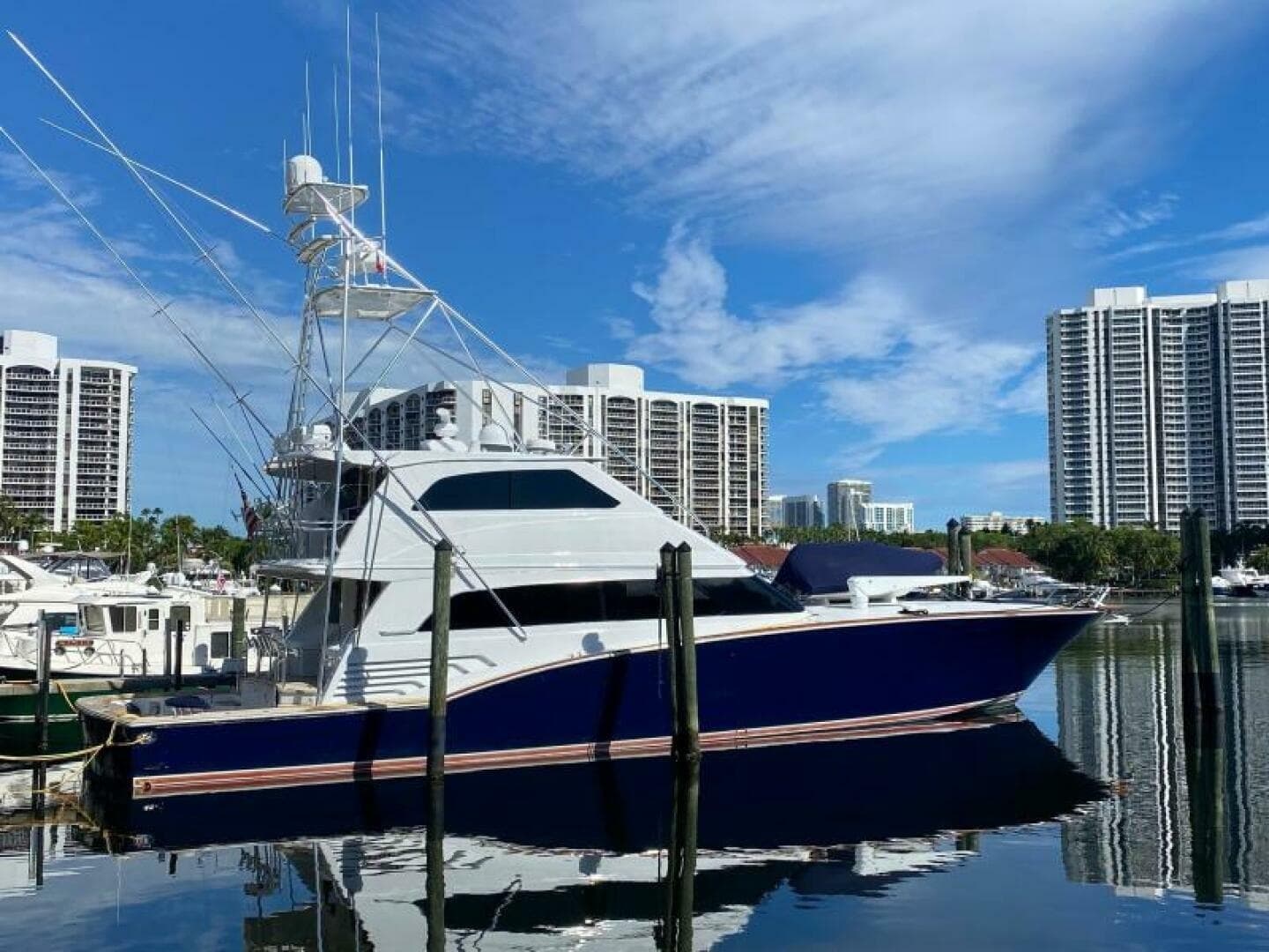 2005 Sea Force IX Enclosed Flybridge