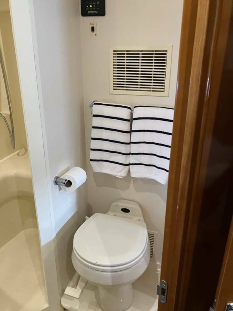 2003 Carver 350 Mariner