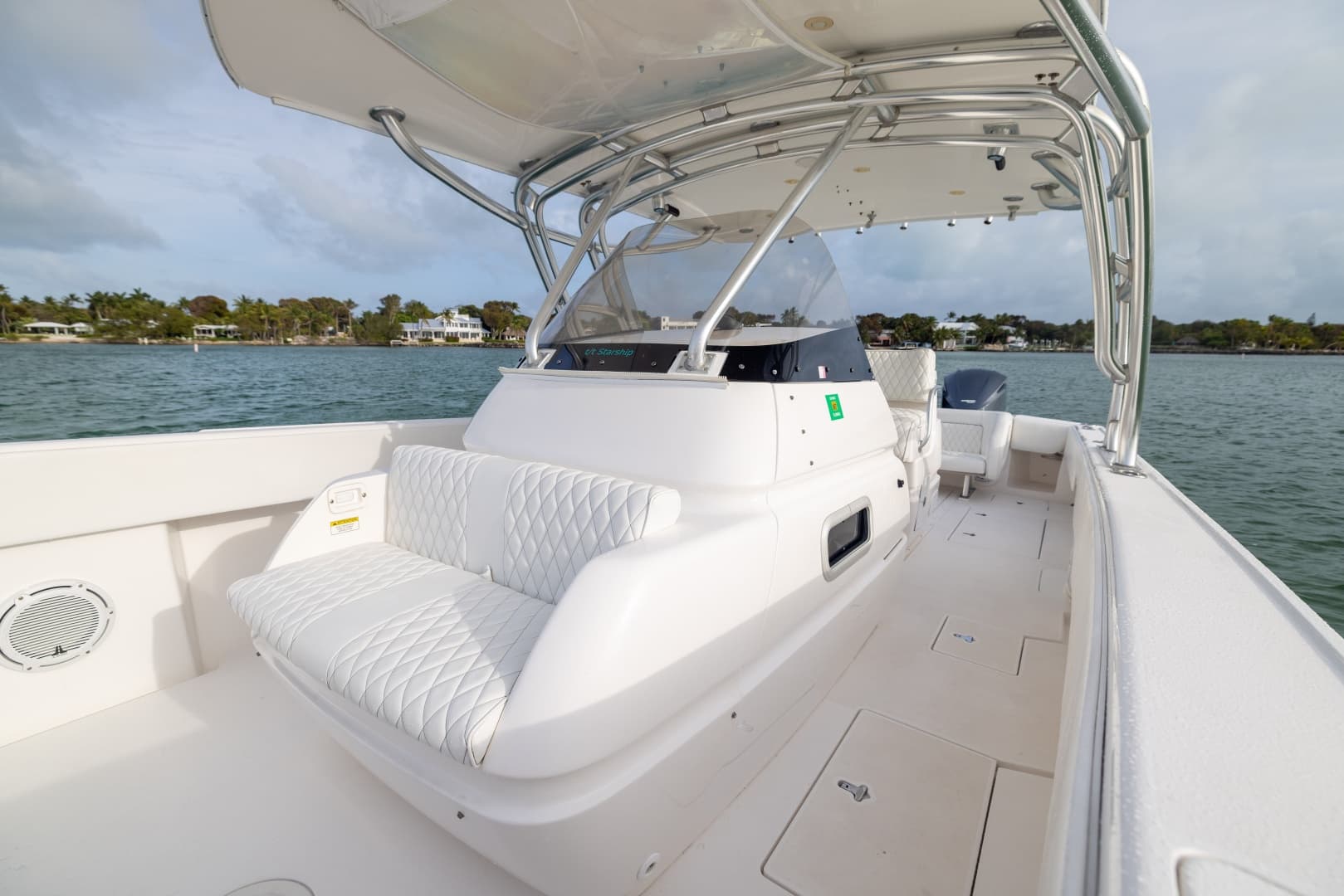 2011 Intrepid 370 Open