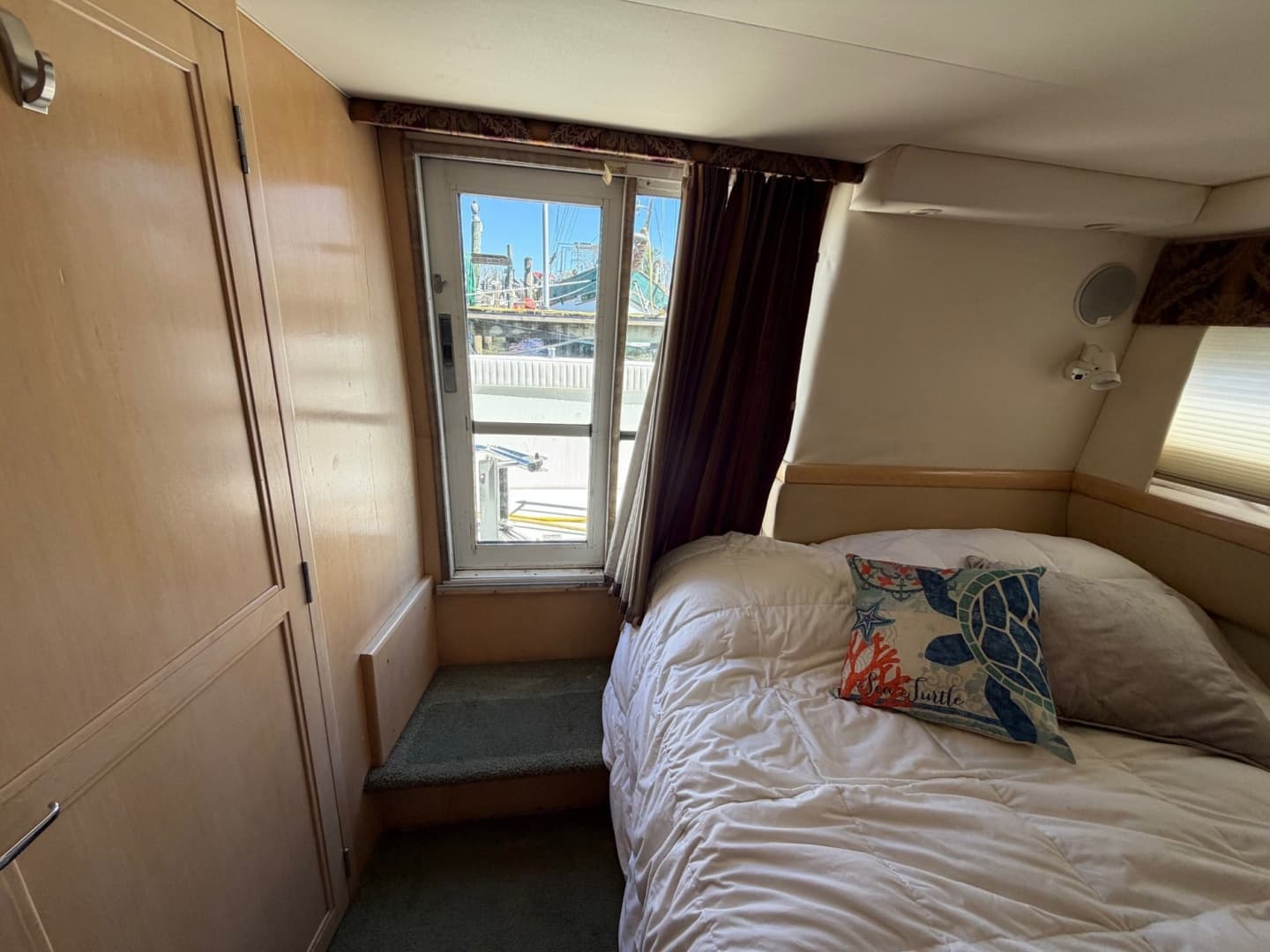 1997 Carver 400 Cockpit MY