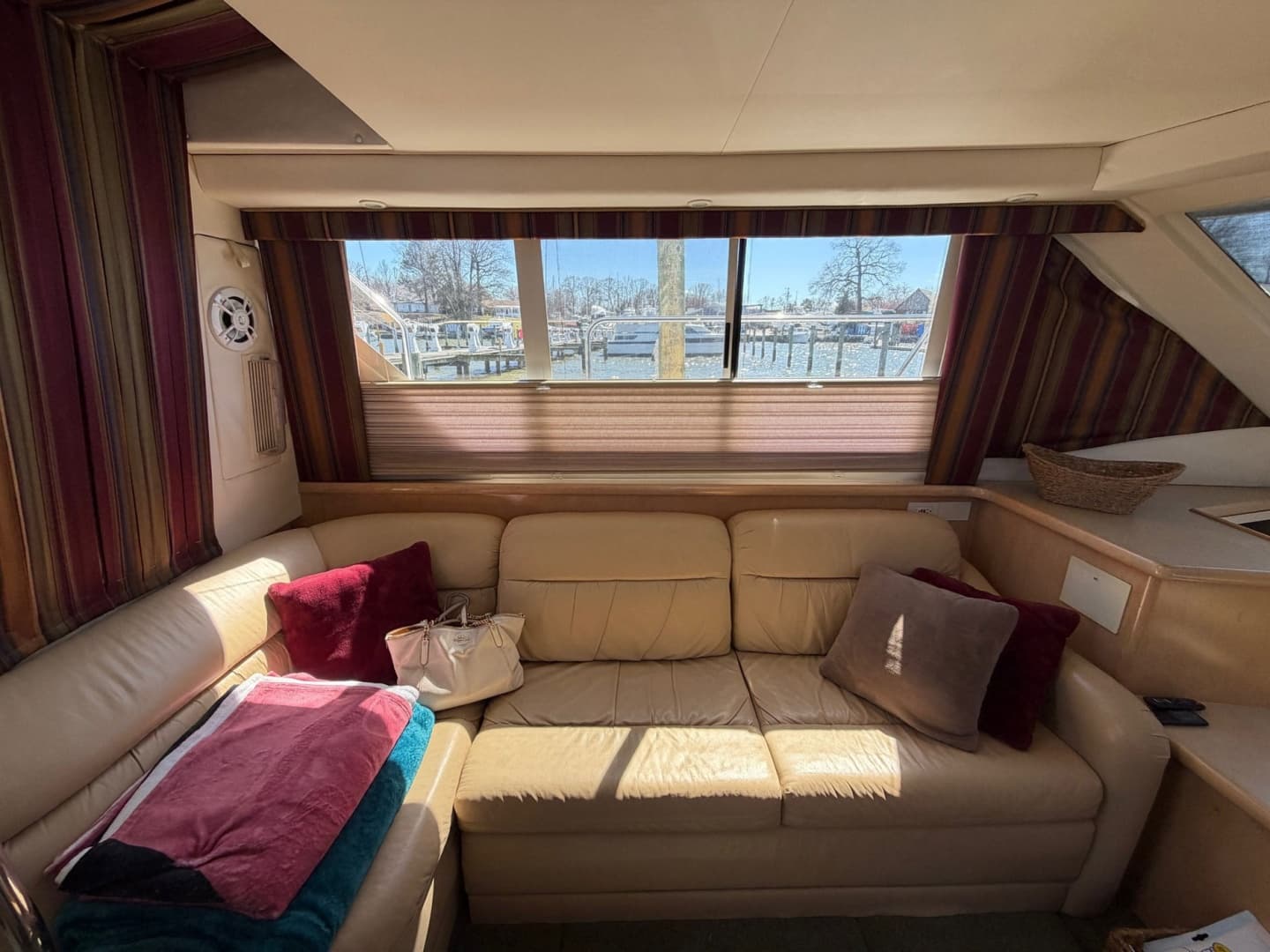 1997 Carver 400 Cockpit MY