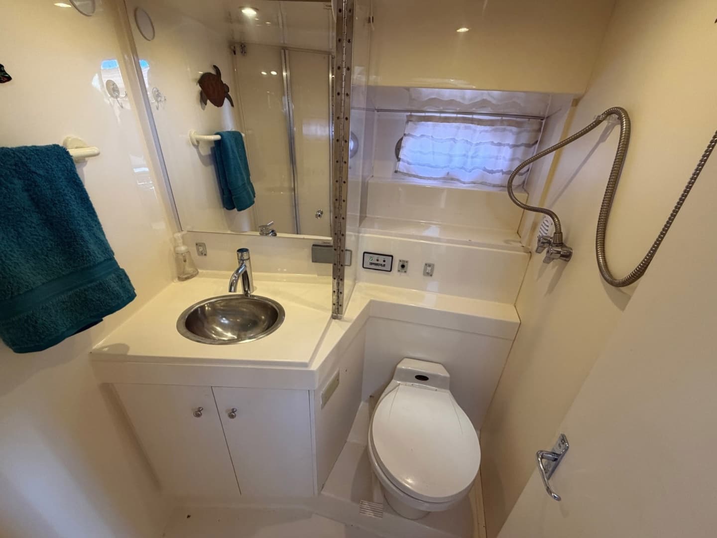 1997 Carver 400 Cockpit MY