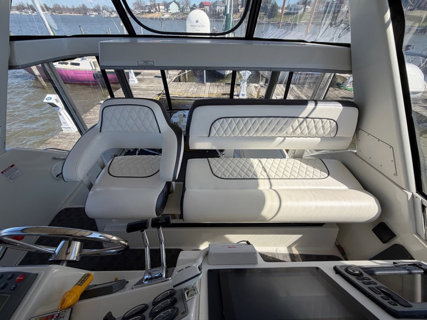 1997 Carver 400 Cockpit MY