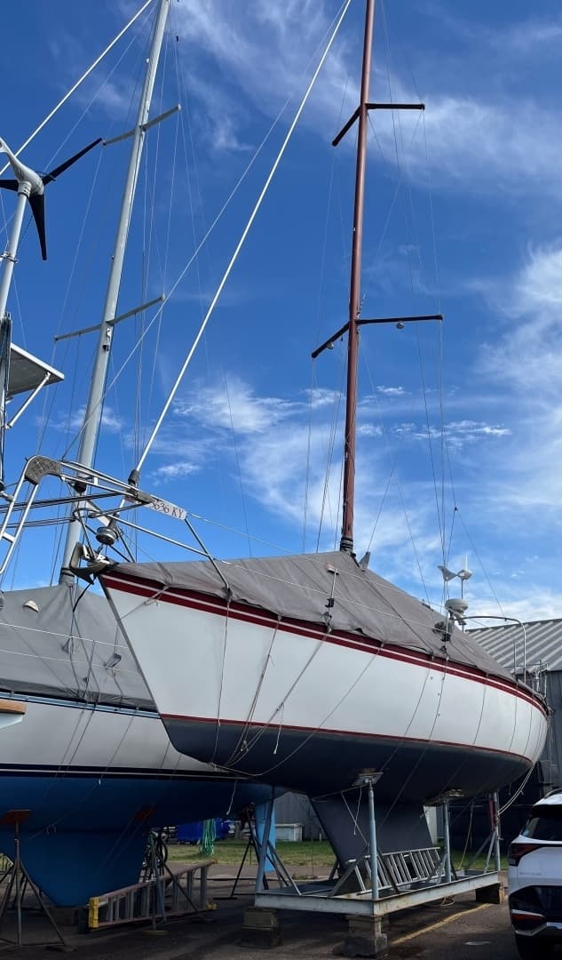 1983 Hunter 34