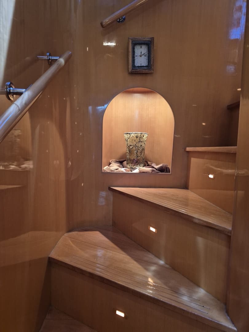 2006 Altima Motor Yacht