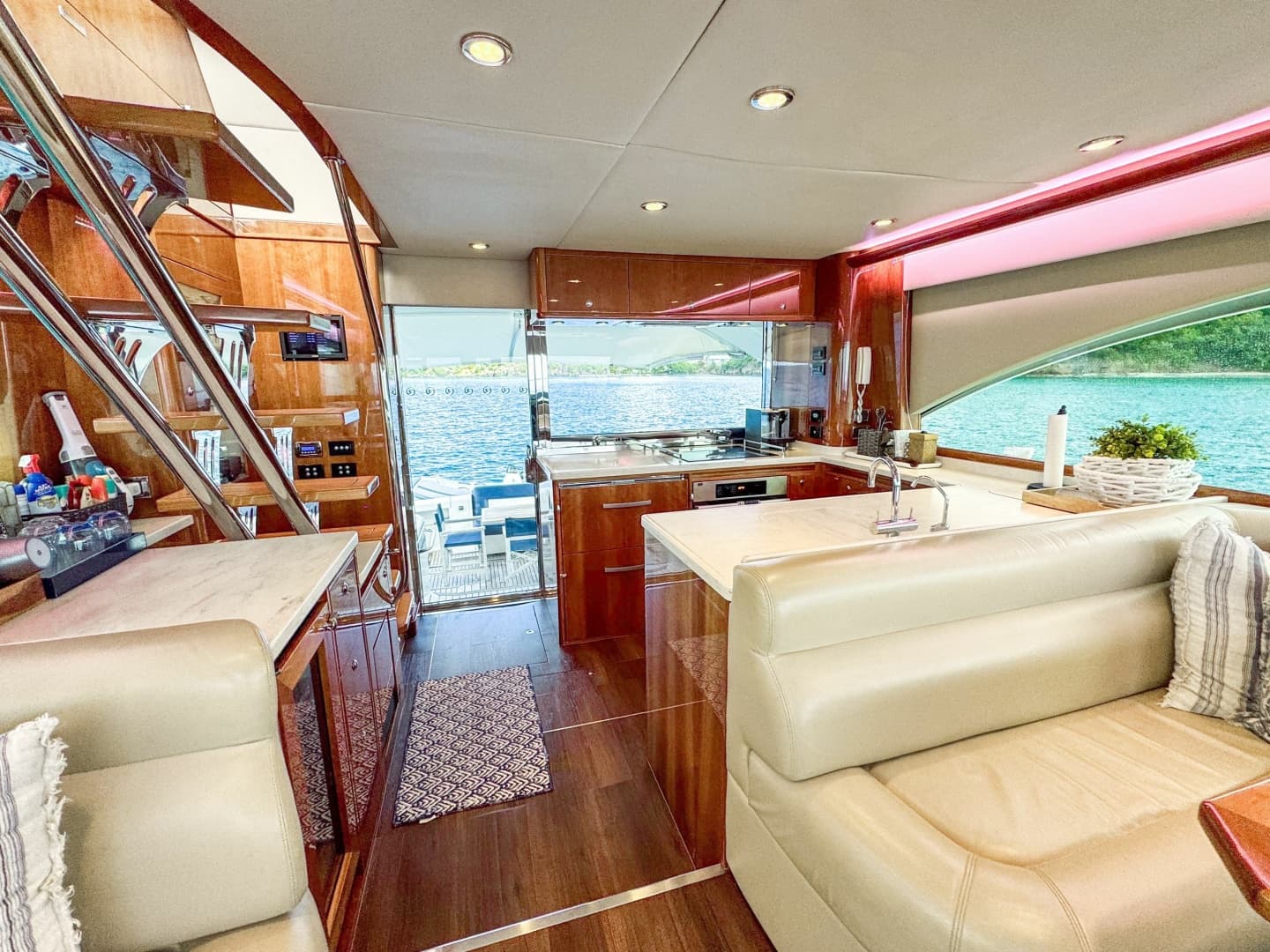 2015 Riviera 53 Enclosed Bridge