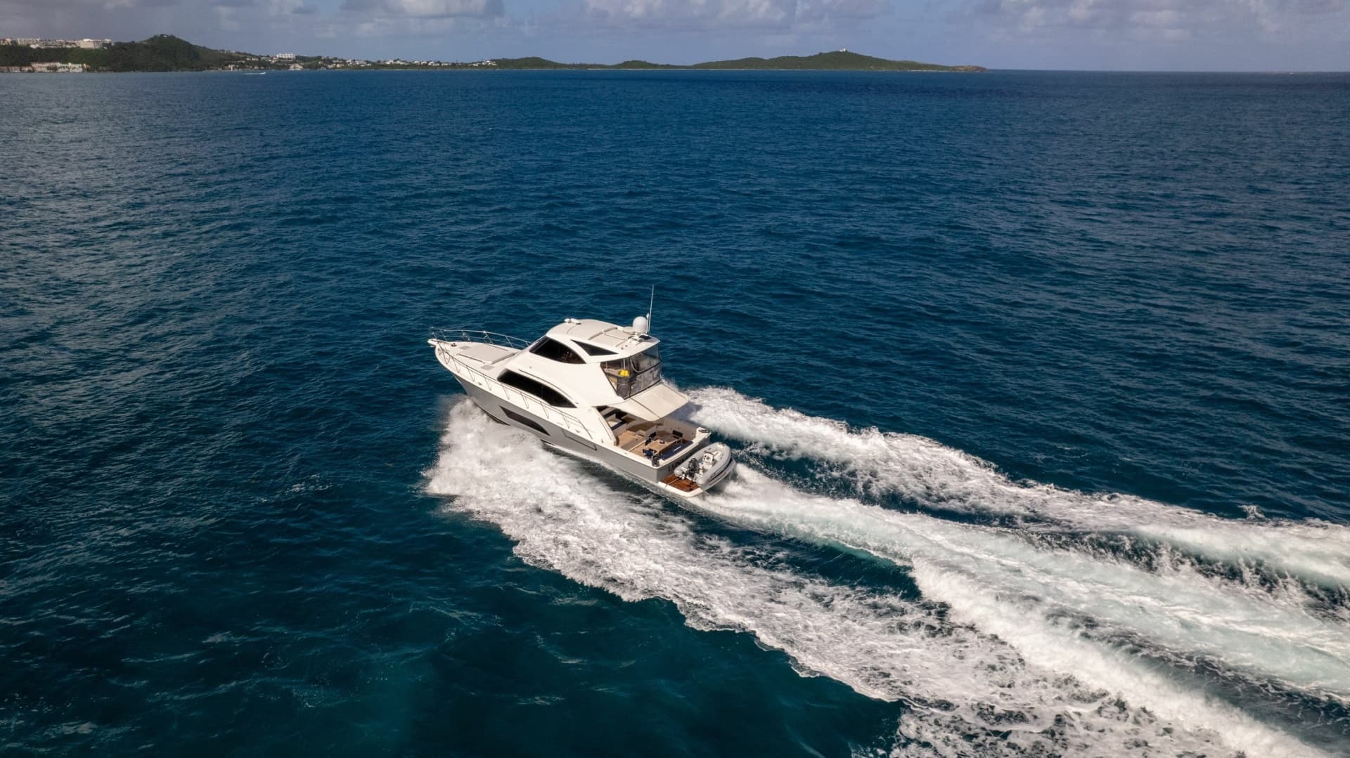 2015 Riviera 53 Enclosed Bridge