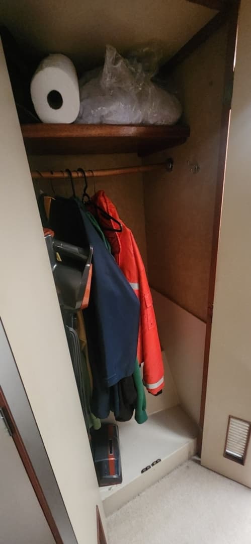 1985 Bertram Flybridge Cruiser