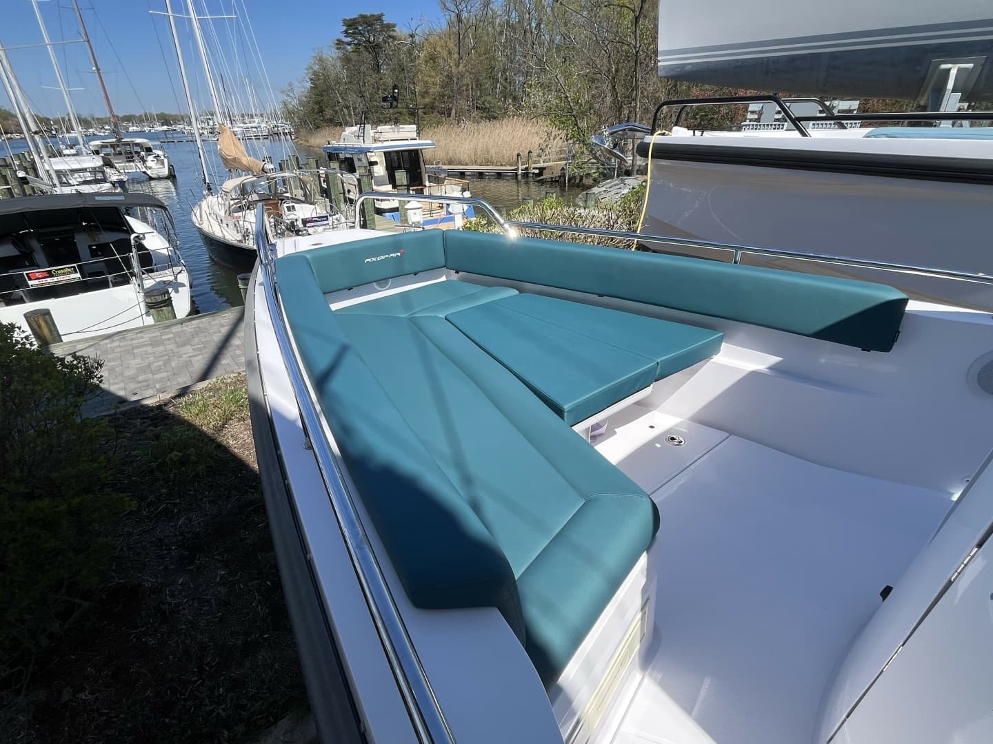 2023 Axopar 28 CABIN