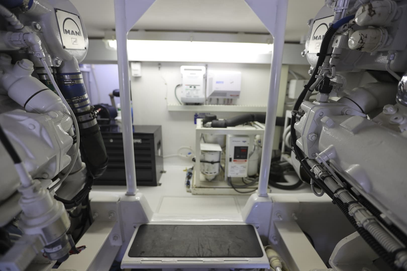 Viking 5- Lady S - Engine Room