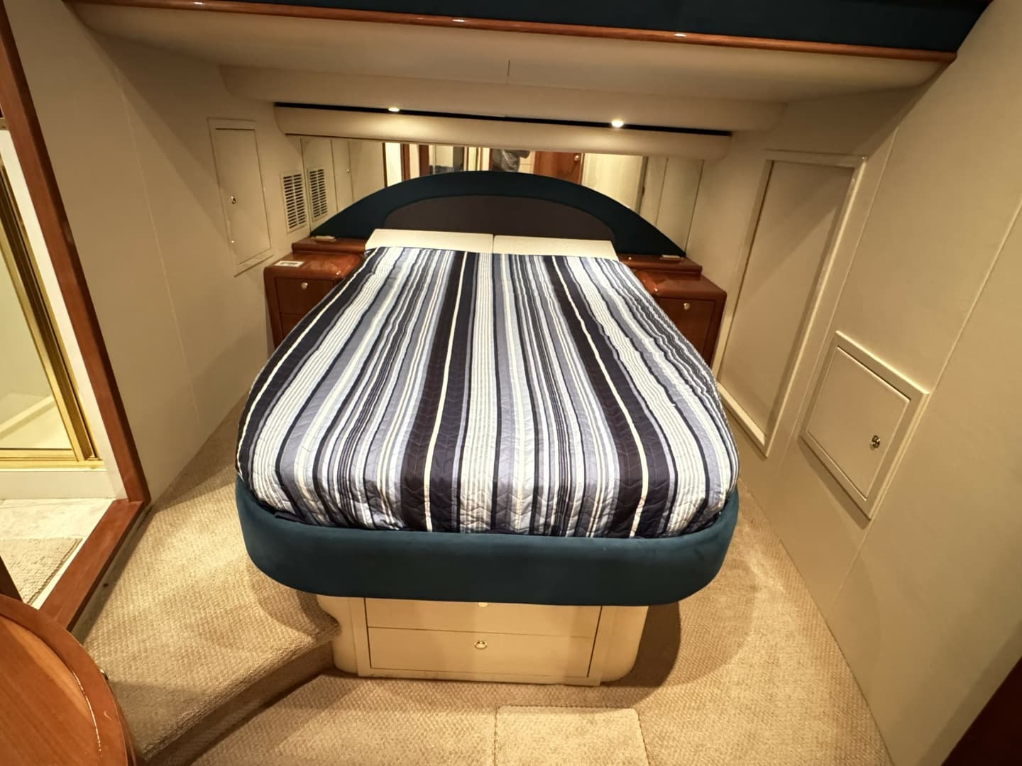 2001 Neptunus 56 Express