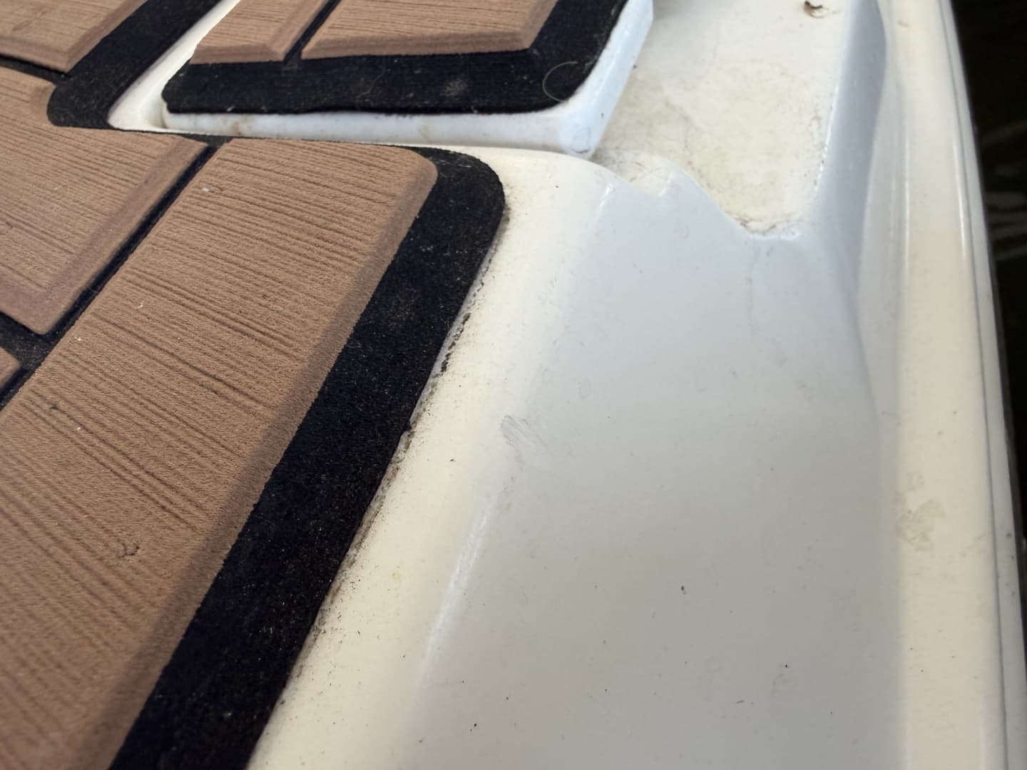 2007 Rinker 350 Express Cruiser